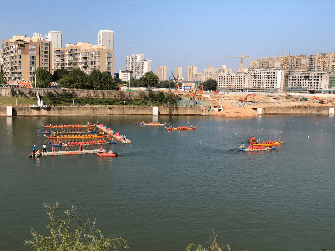 昌江河上锣鼓喧天,龙舟竞渡百舸争流