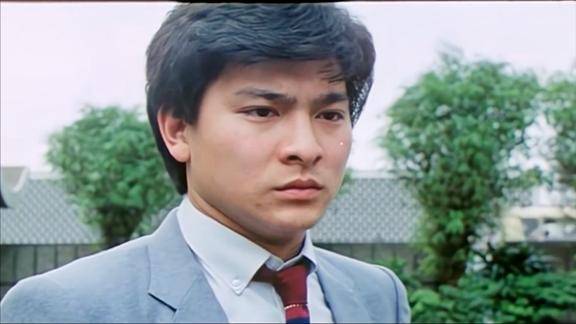 家在香港华仔向女孩推销化妆品女孩以前也卖过还被骗过钱