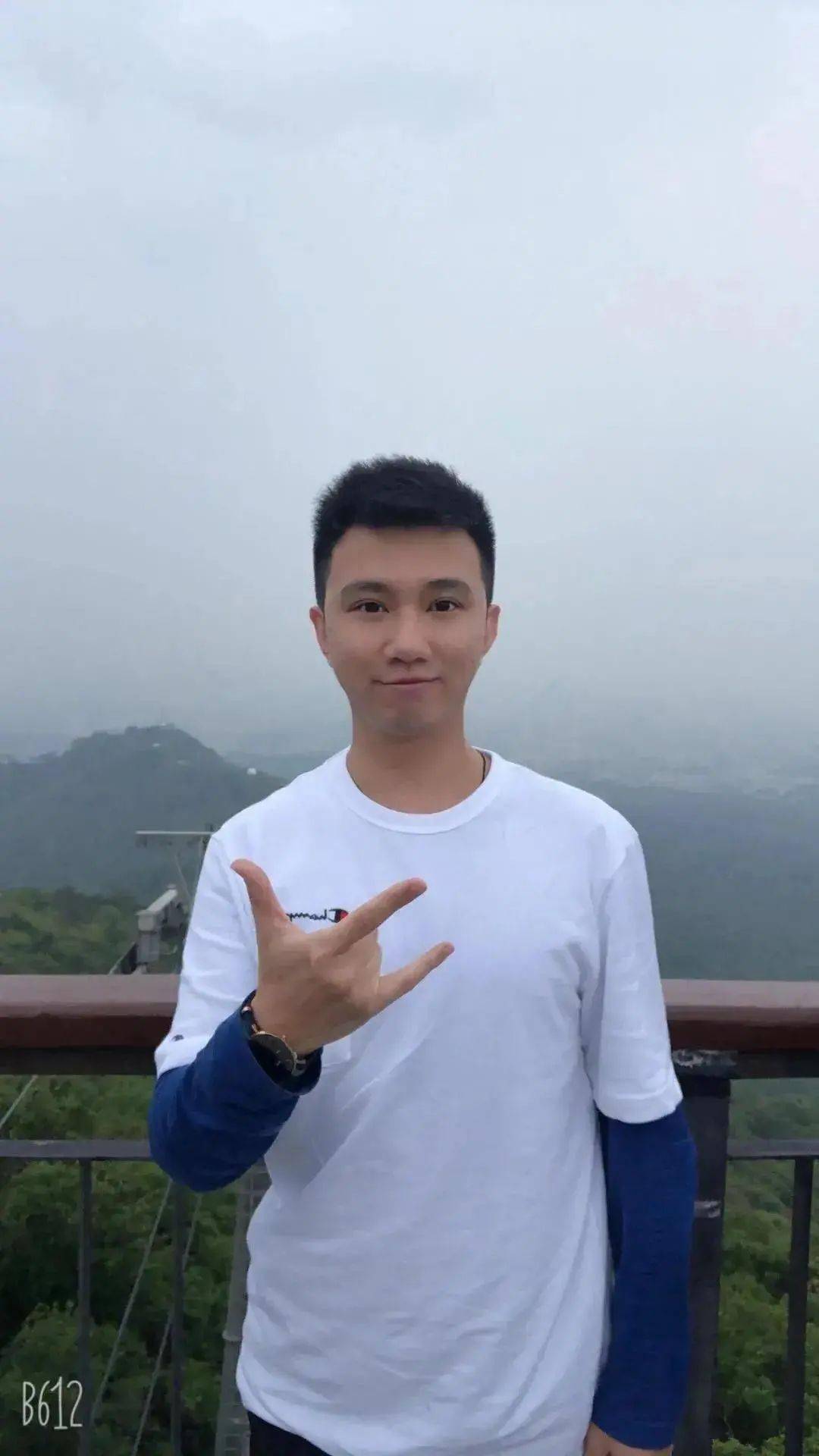 城缘93年阳光帅气的销售小伙脾气nice喜欢长头发大眼睛的女孩