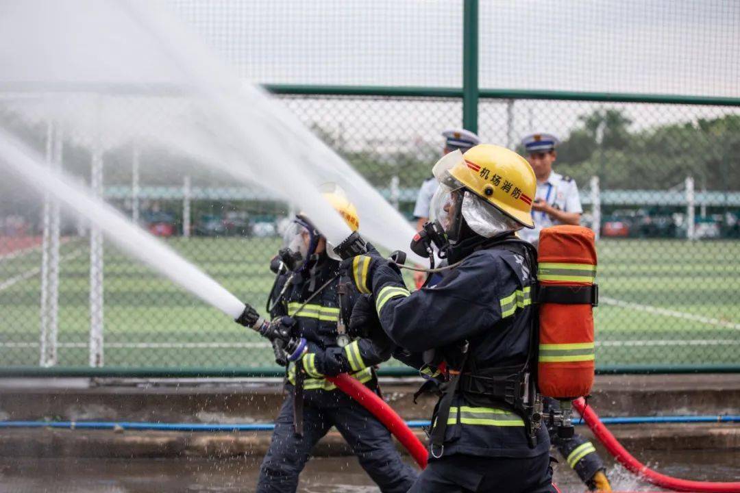 包揽多个第一!白云机场消防战斗员技能大赛斩获佳绩