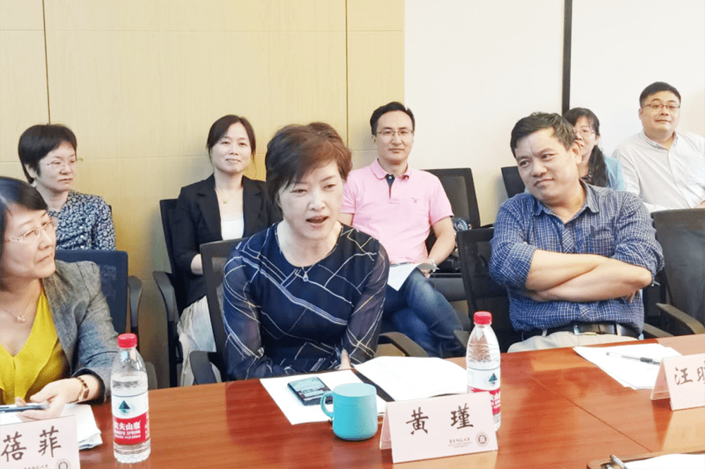 第一线卓然独立越而胜己宝山区召开首期普教系统卓越