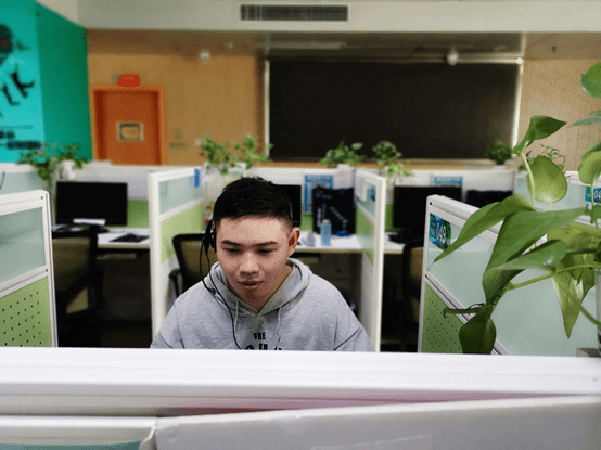 大家好,我叫郑军林,非常高兴能够和大家分享一些工作