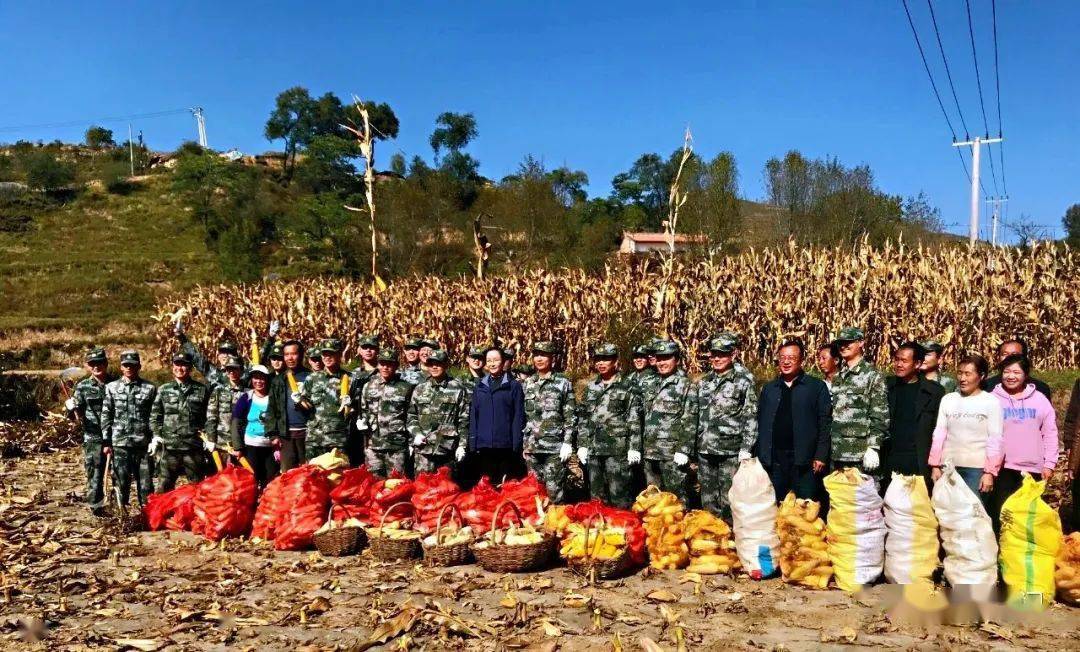 西部战区陆军司令员徐起零一行在会宁