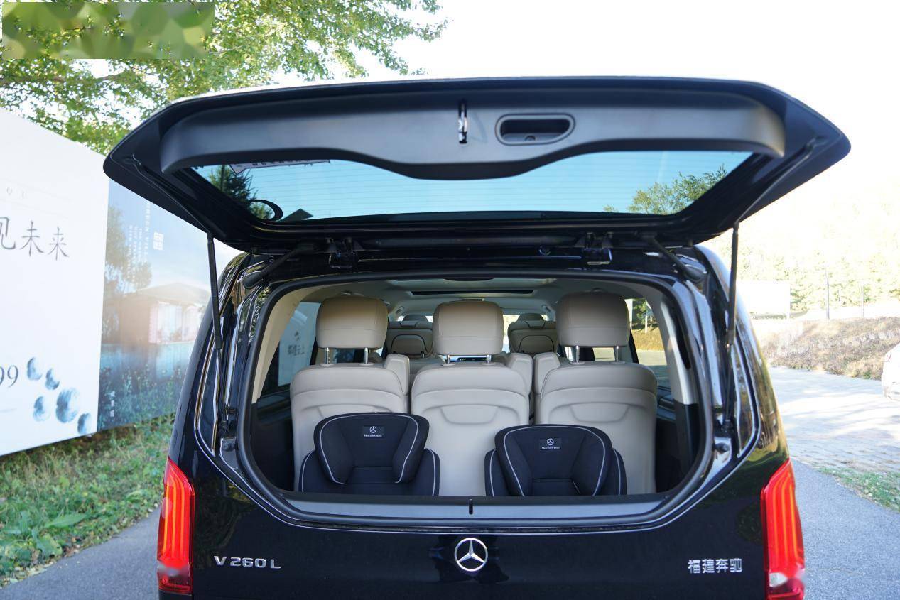 试驾新款奔驰v260l:当从容再次进阶