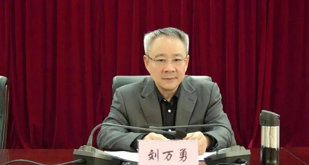 全县人大工作会召开