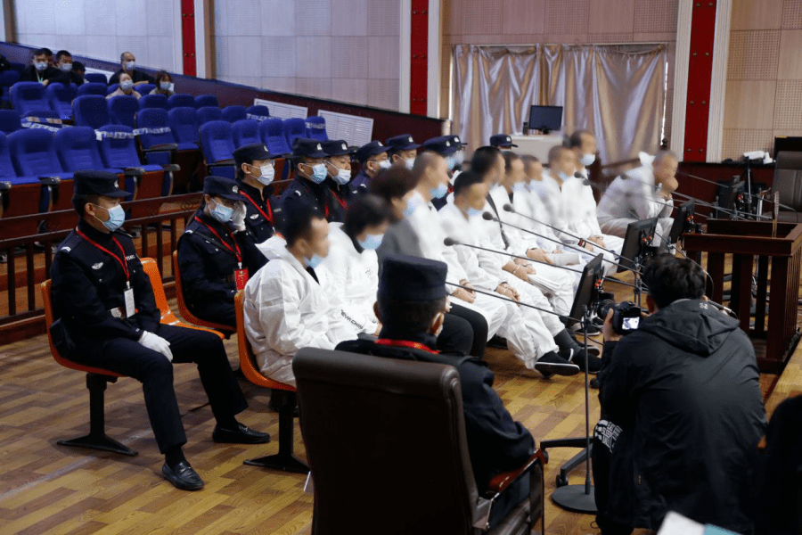 关大力涉黑案庭审结束32人自愿认罪认罚历时7天70小时