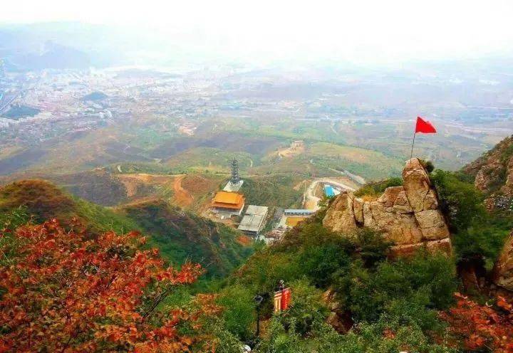 秋天高雲淡下花園洋河畔感受秋天的魅力秋平分秋色下花園水泉 公園