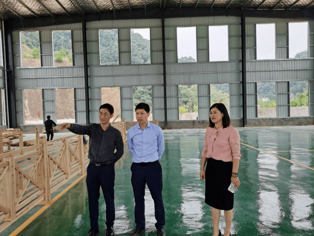 10月12日,县委常委,统战部长黄建煌调度中竹科技生