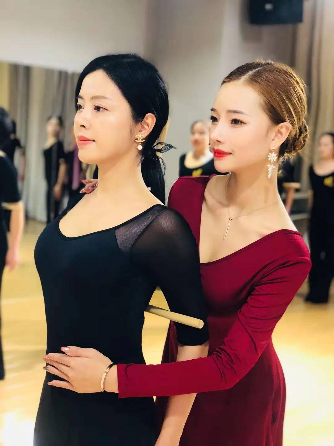 昆山女人:女性形体礼仪61 气质仪态提升体验课即将开课啦!