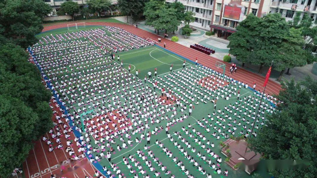 学习抗疫先锋 争当新时代好队员 —— 闽侯县实验小学开展纪念建队71