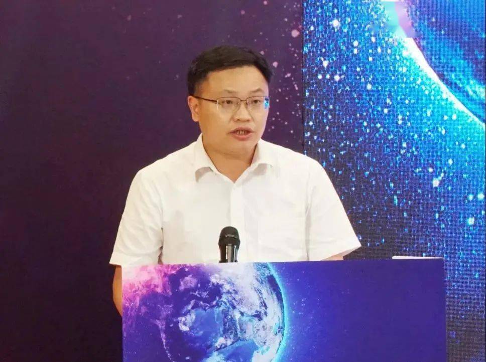 广晟公司党委副书记王绍乐发表致辞,他表示,近年来全球显示行业持续