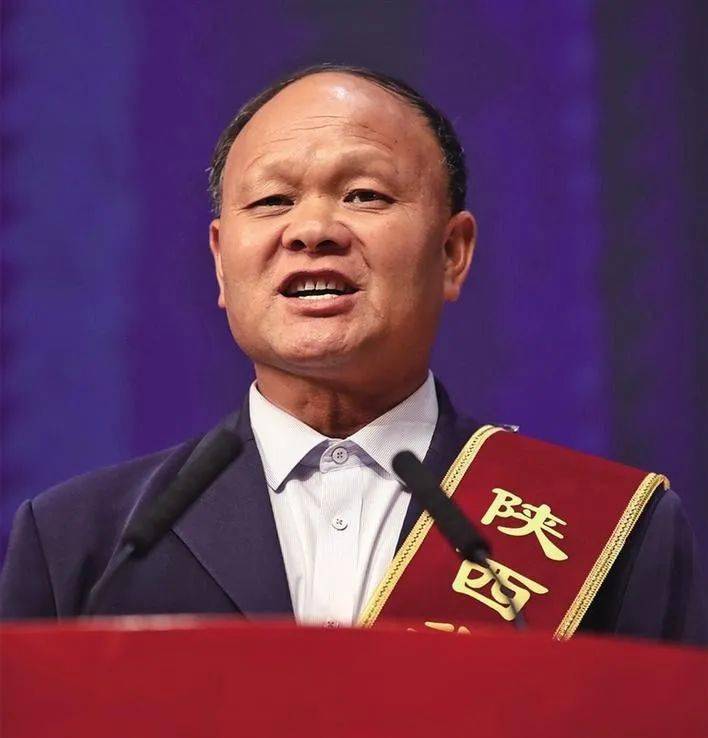 省委书记刘国中在全省脱贫攻坚表彰大会暨先进事迹报告会上强调一鼓作