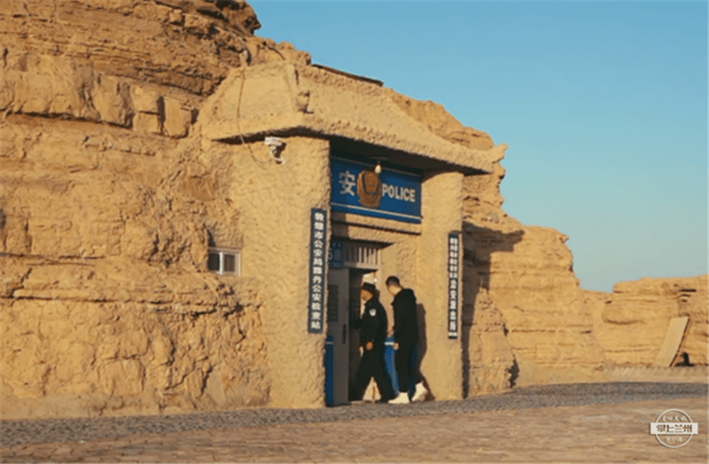 "窑洞派出所"所长李生寿——坚守大漠23年,从死亡线上救回21条生命