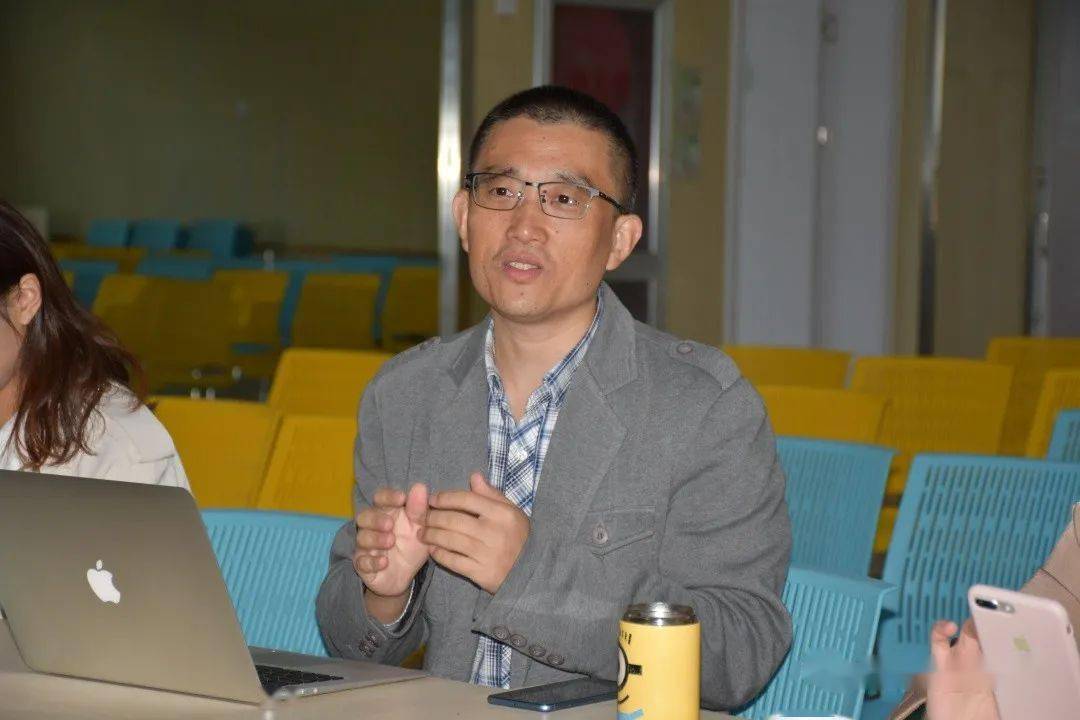 专家引领助推成长王春燕教授秦元东教授等来园指导木玩课程建设