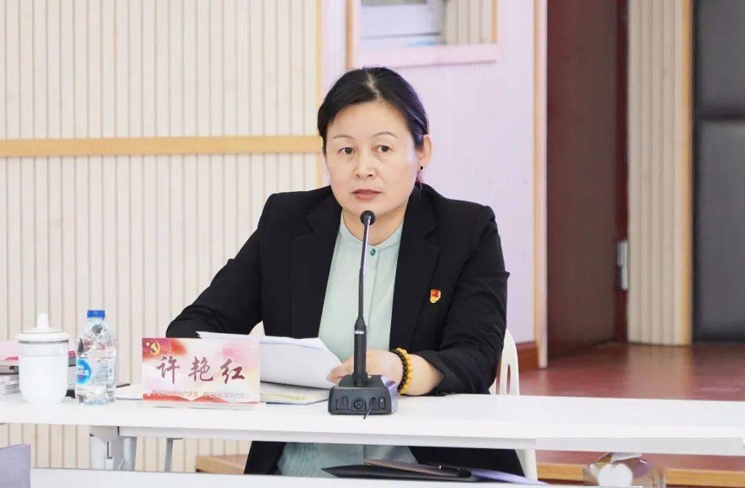 今天山阳中学来了一群特别的老师