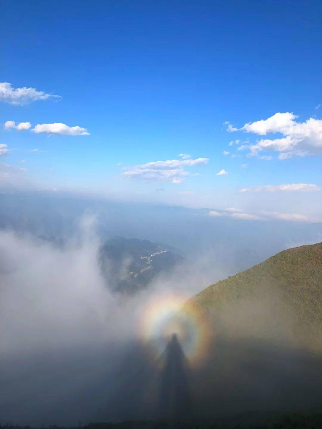 佛缘乌蒙赏云山禅心品如水人生