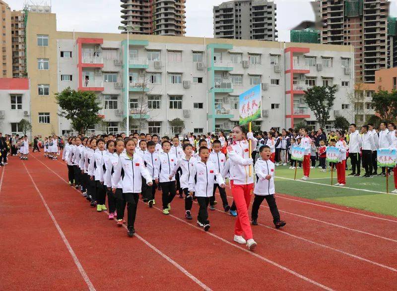 阆中市2020年全国青少年足球特色学校足球联赛暨啦啦操比赛举行