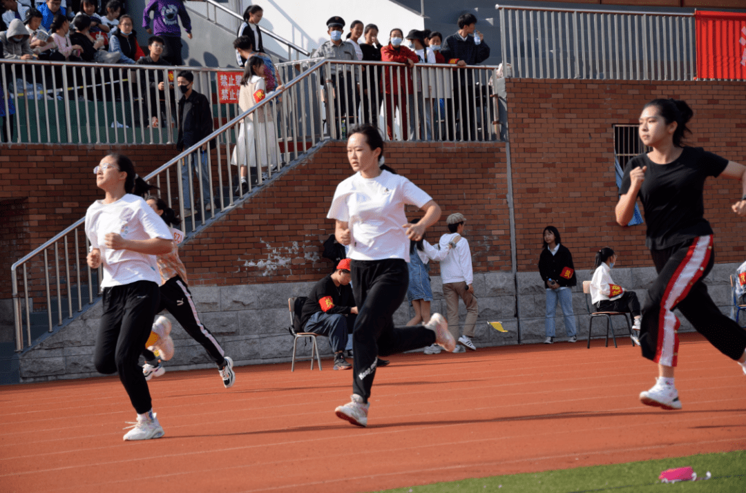 图文视频如风少年悦动青春淮南二中第51届田径运动会开幕