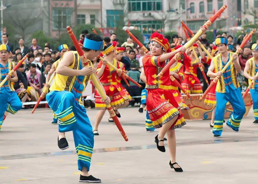 地点:天等县天椒广场时间:10月22日上午举办天等县第三届"壮族打榔舞"