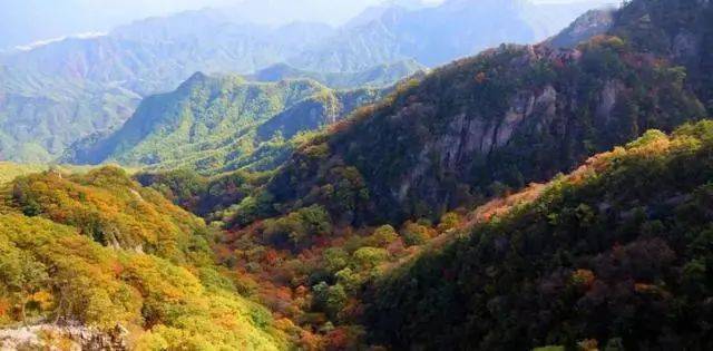 推荐观赏地 龙峪湾,鸡冠洞,重渡沟,老君山,王府竹海 天河大峡谷