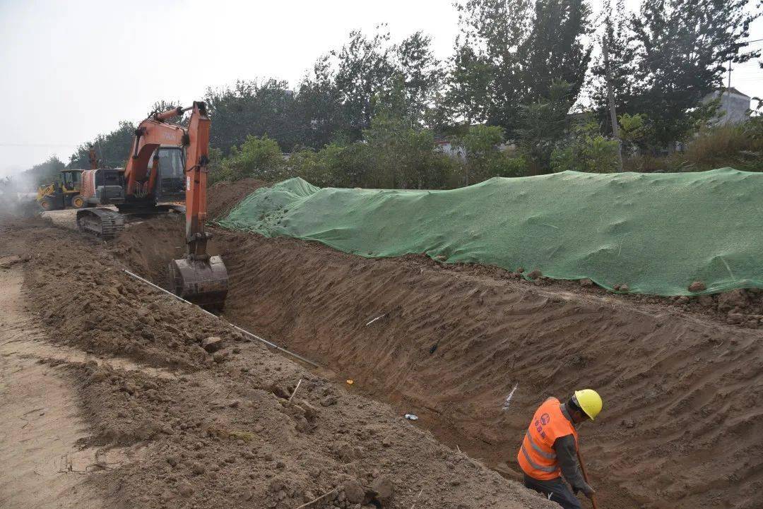 栾城区古运粮河生态修复工程方西段引水道破土开工