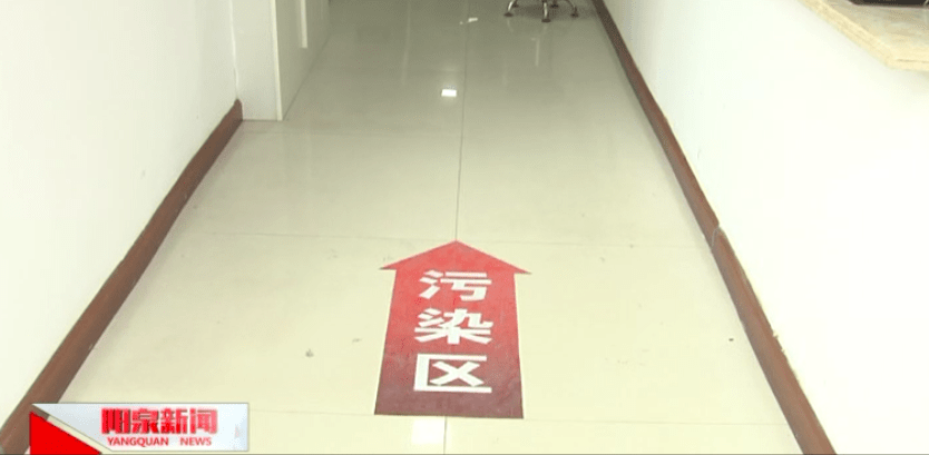 医务人员和患者专用通道严格划分了清洁区,缓冲区市三院发热门诊规范