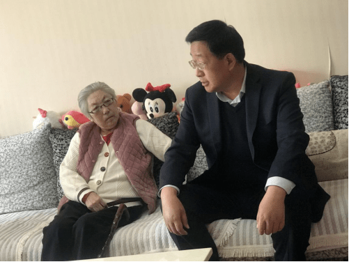 【走访慰问】赵小林深入中街街道广成路社区慰问辖区孤残老人