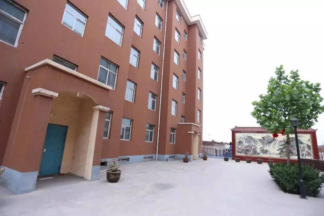 东恒家园位于洪洞县赵城镇火车站斜对面,共13套房产,每套面积为98.