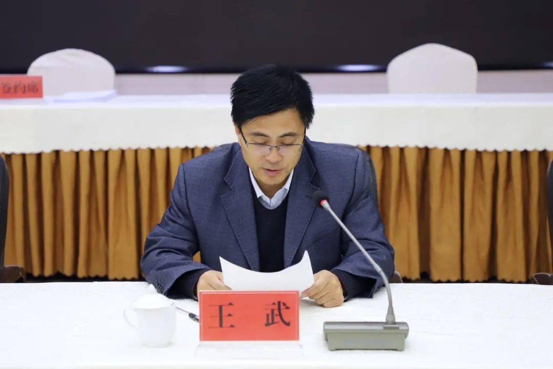 平凉市人社局积极搭建对接平台 促进稳就业保就业工作