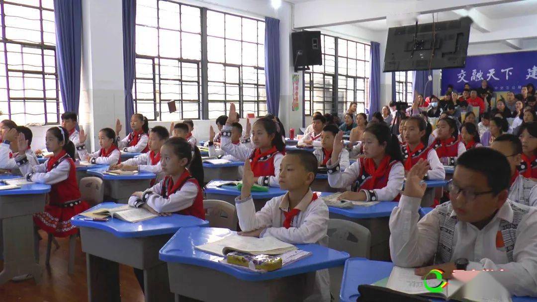 太平洋证券助力贡山县教育发展