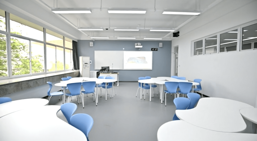 最强大脑来袭超豪华的智慧教室你想拥有吗