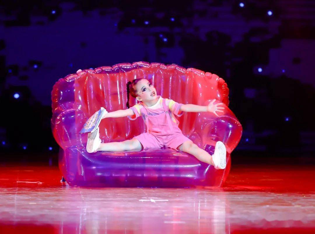 动感之星舞动八桂动感小超人们总决赛之旅完美归来