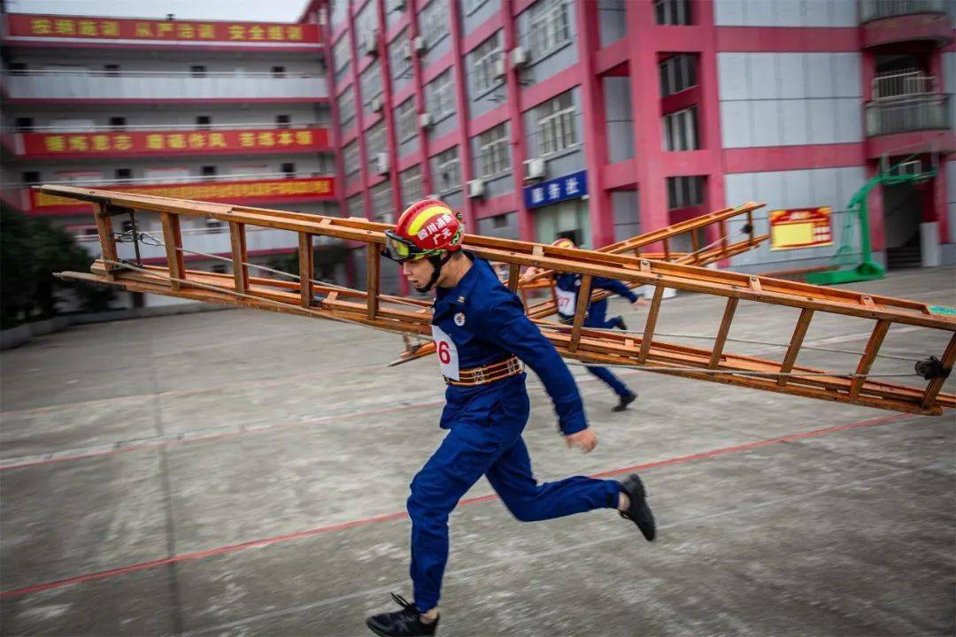 揭秘中级消防员的晋级之路