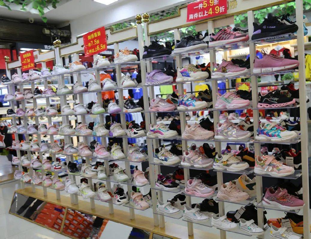 宁德人常去的商场,竟然藏着一家老牌童装童鞋店!