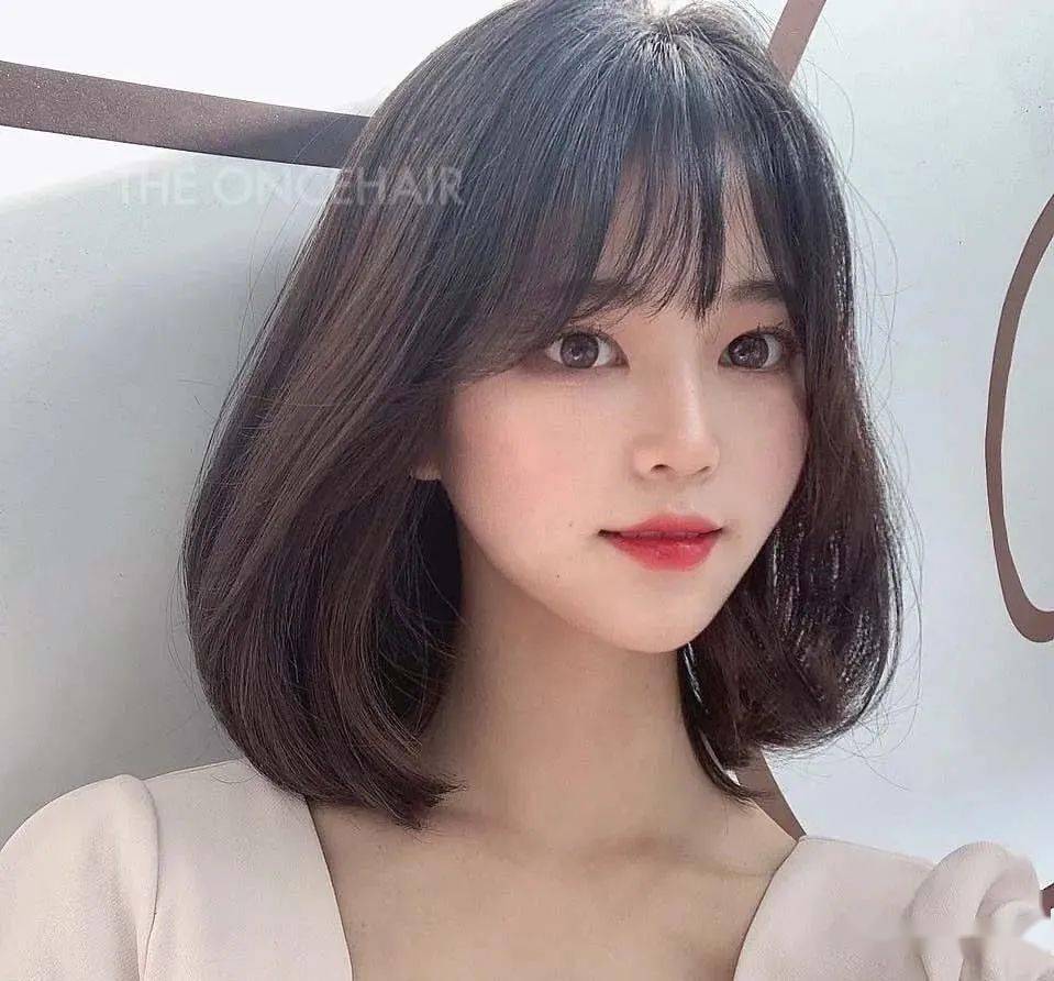 "显胸大又能装嫩的短发"