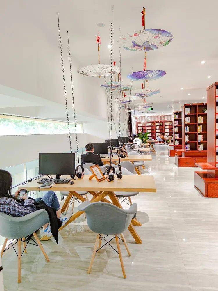 你好这里是泸州市江阳区图书馆