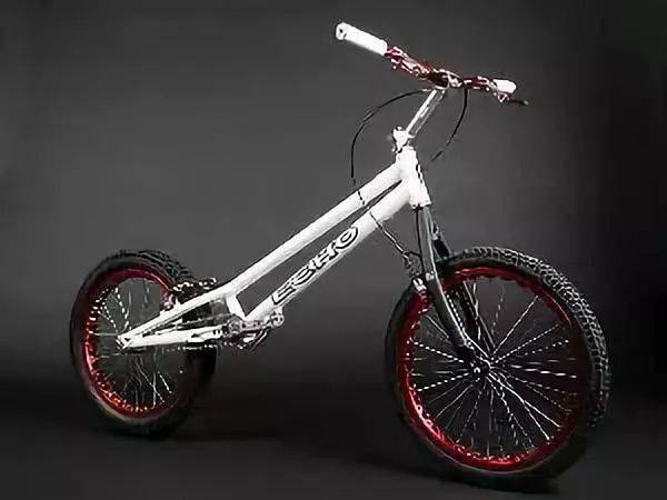 攀爬自行车又称障碍自行车,障碍单车,国际称之为"bike trial",指车手