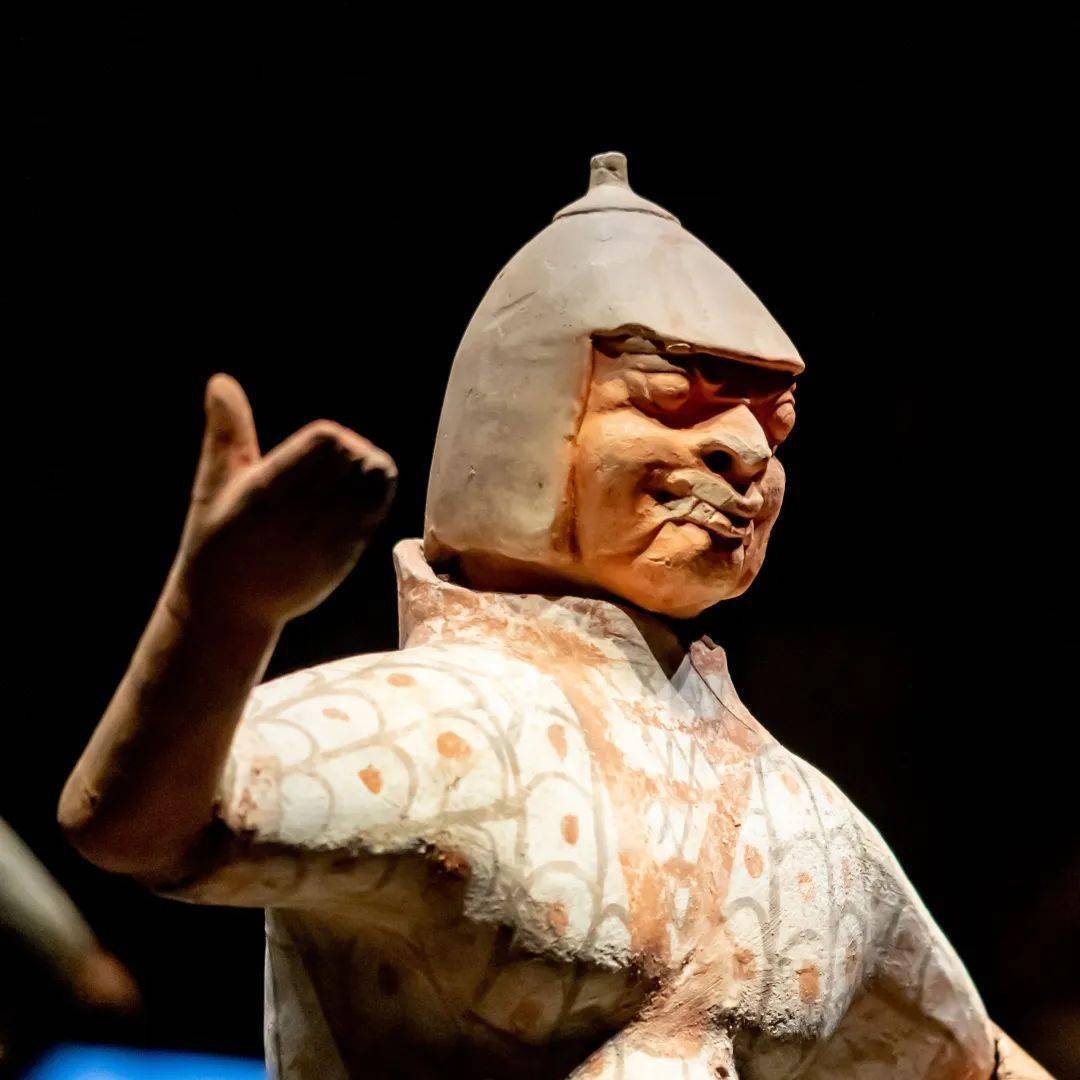 "大叔"苦大仇深不好惹~~_武士俑