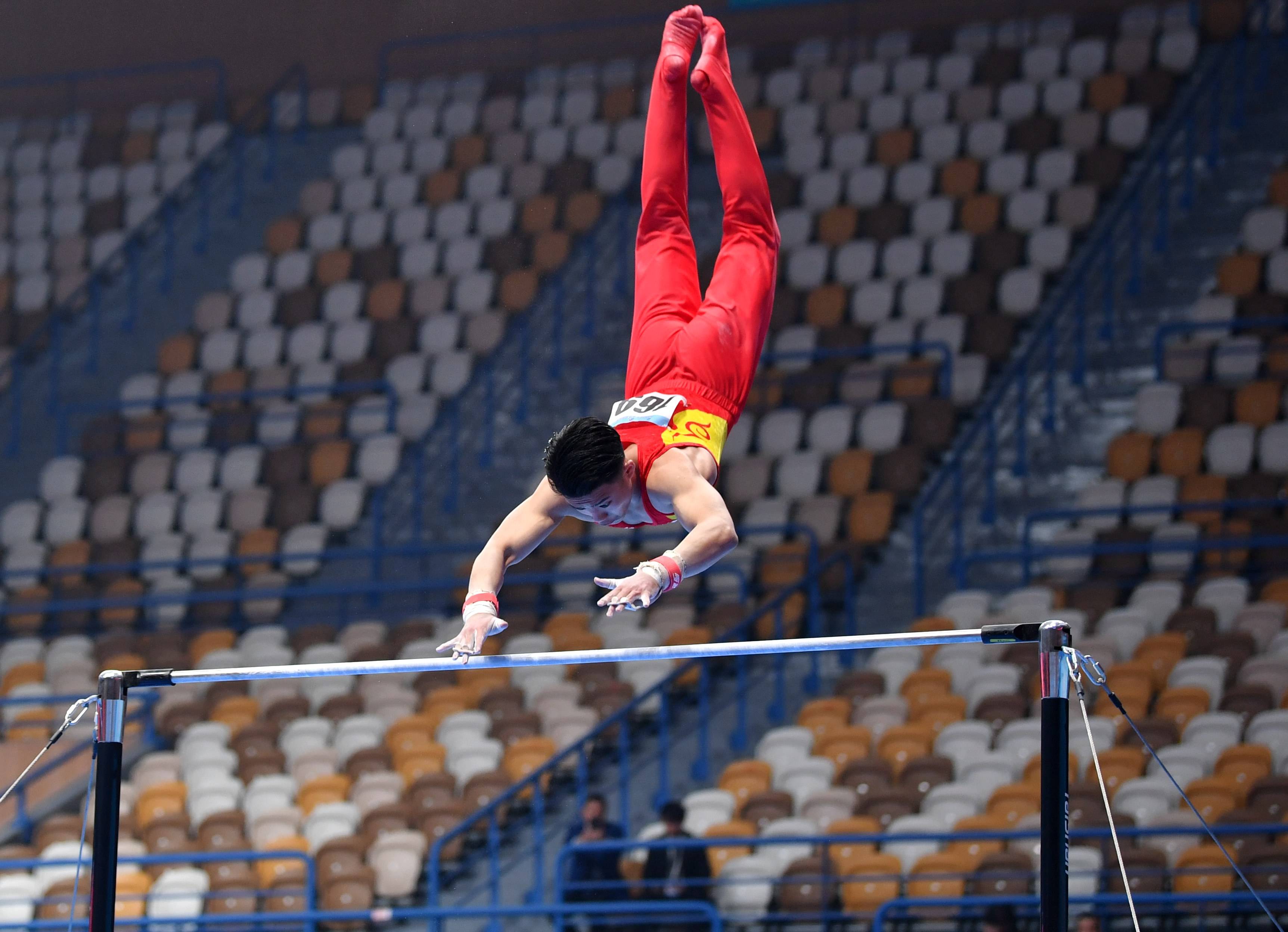 体操——全国冠军赛:男子单杠决赛赛况