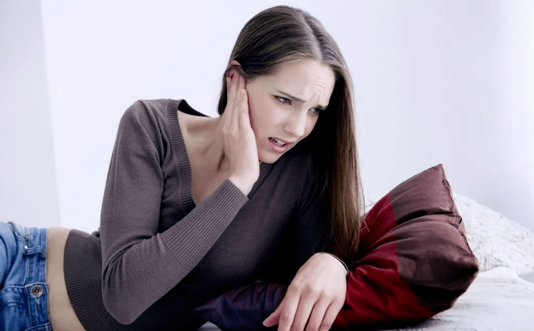 耳鸣影响生活?你得学会这几个小偏方!_手机搜狐网