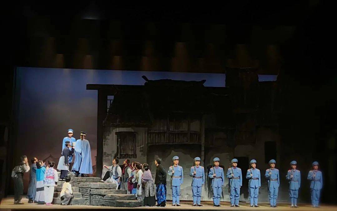 锡剧紫砂梦亮相东台王昆大剧院