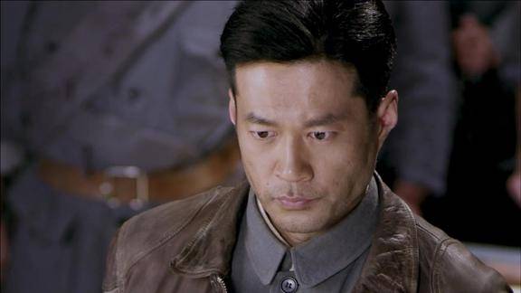 激战鬼子部队来势汹汹沈汉杰再度出马带领突击连正面迎敌