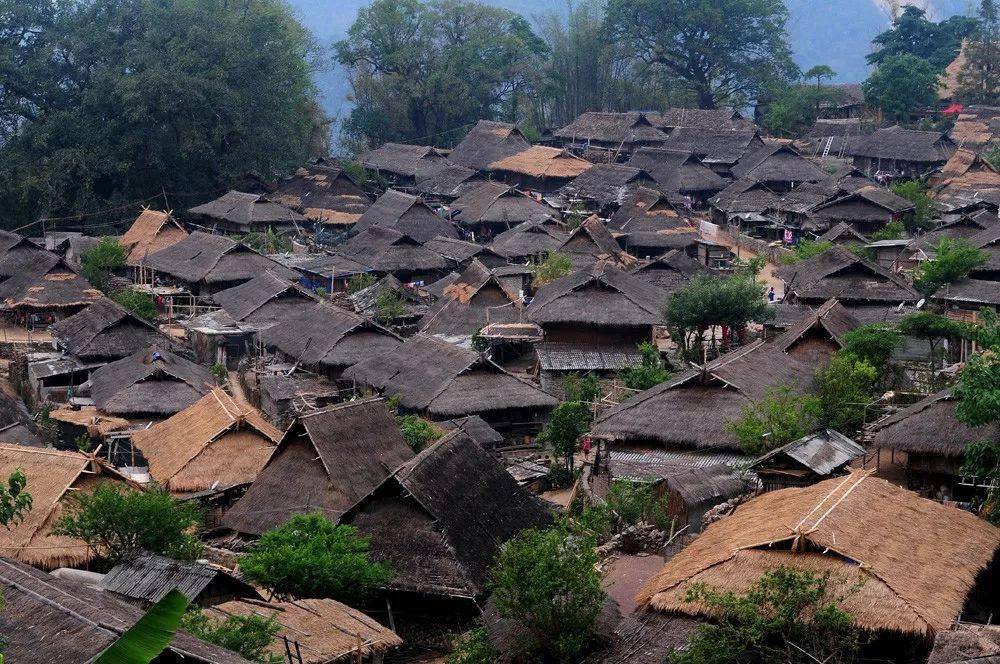 胡歌力荐的这个云南古村,到底是一个什么样的存在?_翁丁村