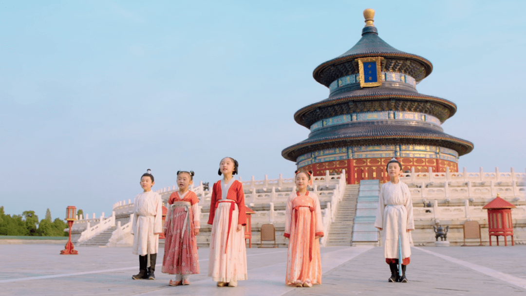 我们与瓜瓜龙语文发起了 一场  "风光唱诗班"活动  邀请少年们来到