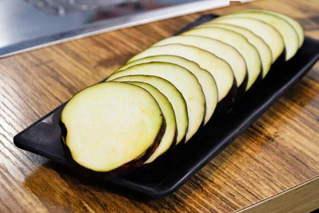 炭火烤肉23人餐86元抢雪花牛肉黑椒牛肉五花肉三月瓜土豆片茄子奶香小