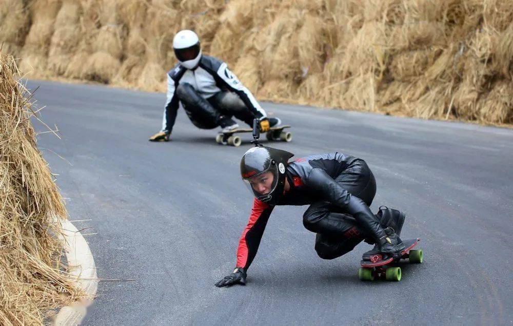 附赛果天柱山2020木风长板轮滑速降赛成功举行