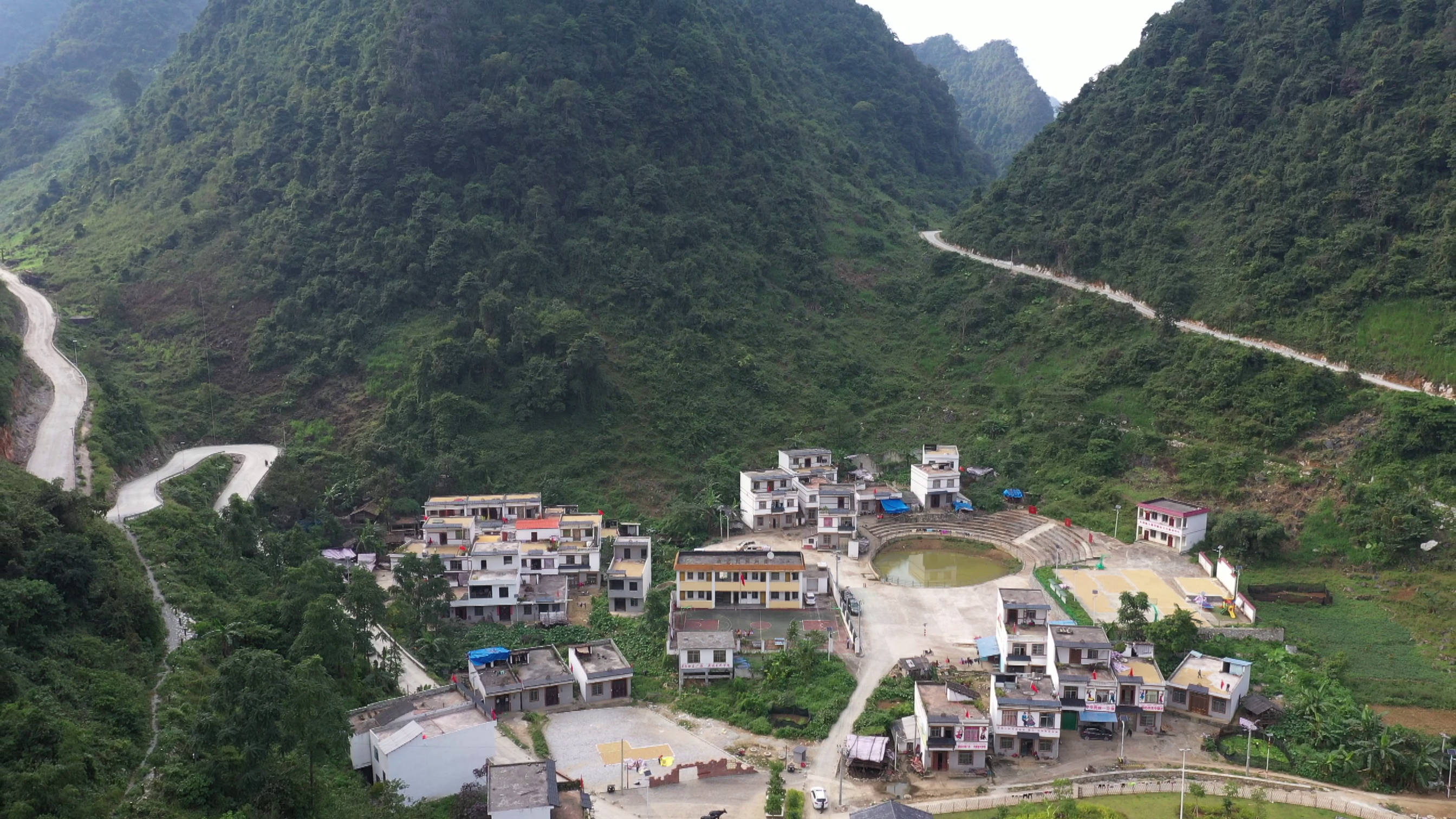 木棉花开红胜火——广西千里边境线脱贫纪实