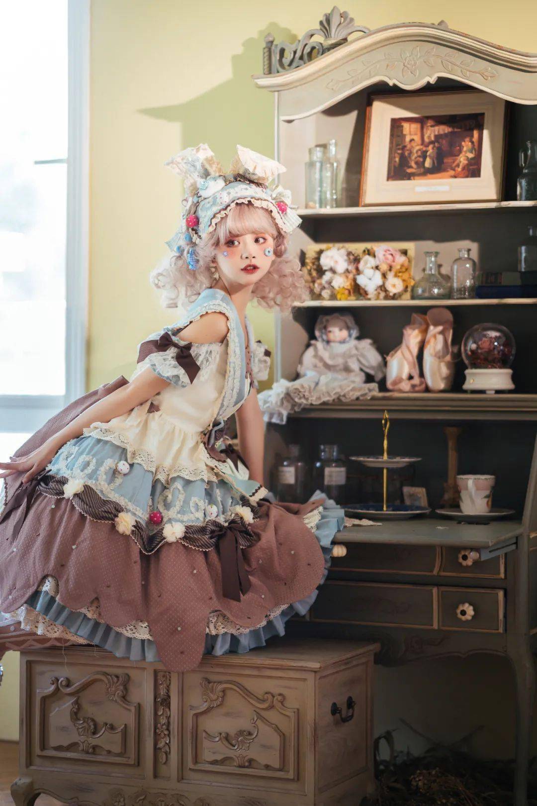 带上索尼微单alpha7riv拍摄室内甜系lolita人像