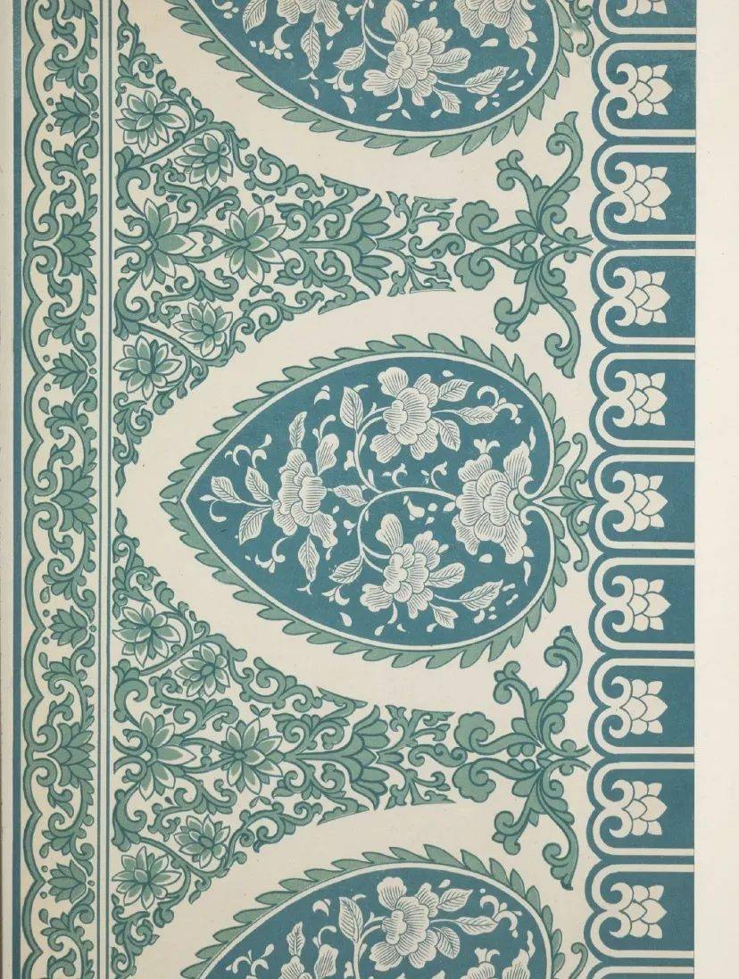 锦纹是汉族传统纹饰图案之一,为瓷器装饰典型纹样,系采用织锦和建筑