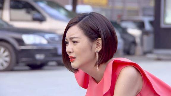 爱的阶梯秘书罗珊傍上楚董谁知他有家室甩张支票当街抛弃她